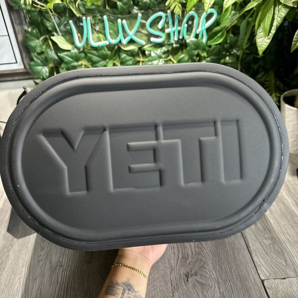 YETI Hopper M15 Soft Cooler Black Brand New W Tags 32 Can Magshield - Picture 9 of 9